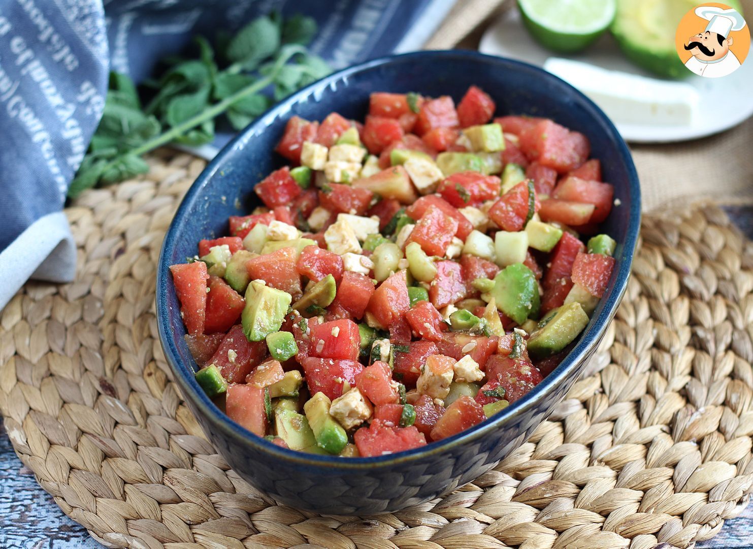 Salat De Pepene Verde Feta Avocado I Castraveti Extra Fresh