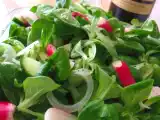Rețetă Salata de valeriana cu ridichi si castravete