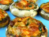 Rețetă Ciuperci umplute cu pui, ardei si branza cedar