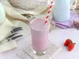 Rețetă Milkshake cu zmeura si capsune