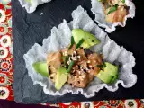 Rețetă Tacos asiatic: tartar de somon în chipsuri de orez