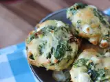 Rețetă Biscuiți sărați cu feta, roșii uscate și spanac