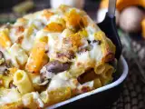Rețetă Paste la cuptor cu dovleac, ciuperci și sos bechamel