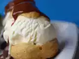 Rețetă Profiterol cu inghetata de vanilie si sos de ciocolata