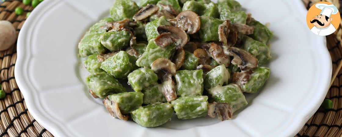 Gnocchi de mazăre cu sos de ciuperci