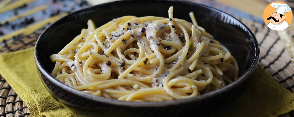 Spaghete cacio e pepe: 3 ingrediente, o explozie de gust!