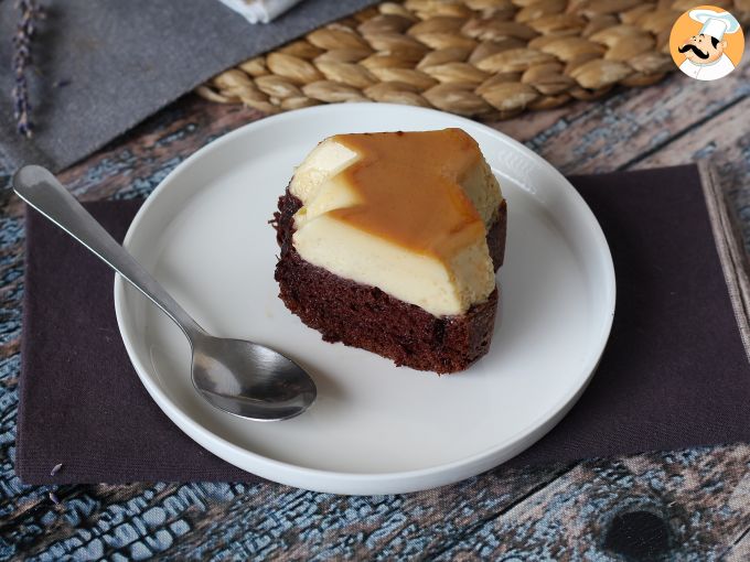 Choco flan, combinația perfectă între un tort moale de ciocolată și un flan cu caramel