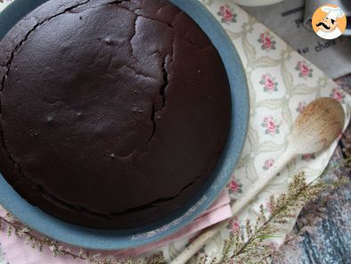 Rețetă Tort cu ciocolată fară lactoză, super ușor de preparat!
