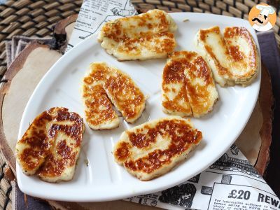 Rețetă Halloumi prăjită la tigaie - cu miere și rozmarin