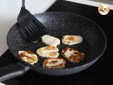 Etapa 4 - Halloumi prăjită la tigaie - cu miere și rozmarin