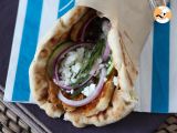 Etapa 10 - Gyros cu halloumi, o versiune vegetariană a sandwich-ului grecesc!