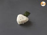 Etapa 14 - Ton onigiri, micul sandviș japonez triunghiular din orez - おにぎり