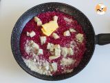 Etapa 7 - Risotto cu sfeclă roșie și gorgonzola: o explozie de culoare și arome intense