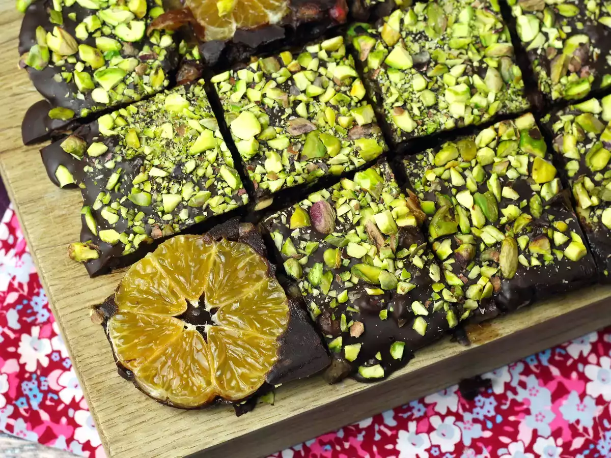 Baton de ciocolată cu fistic și mandarină, dulcele perfect pentru iarnă! - poza 4