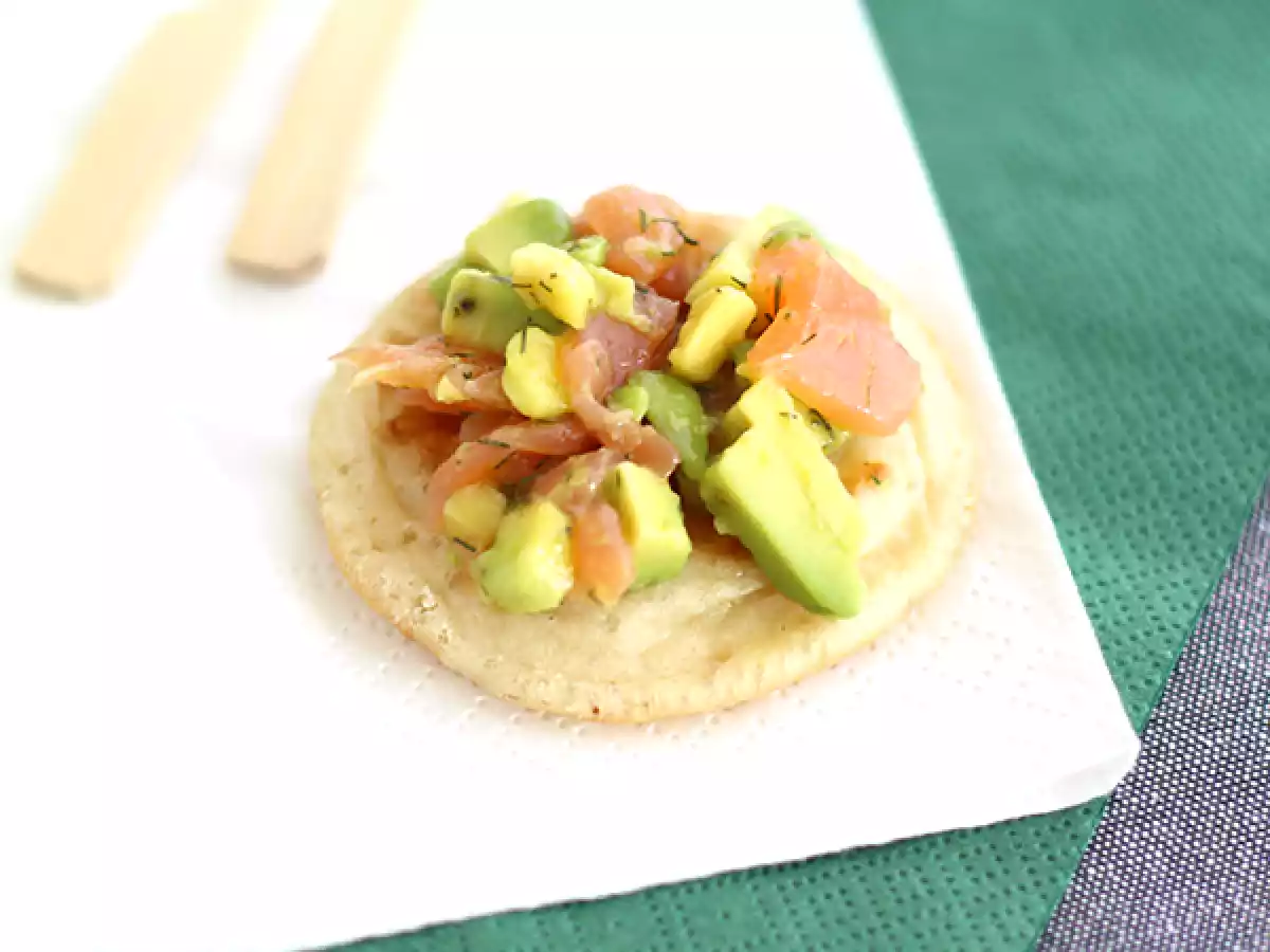 Blini cu somon si avocado - poza 2