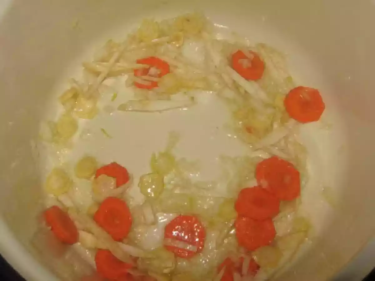 Bors de ciuperci cu file de peste - poza 3