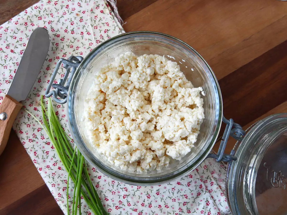 Brânză de casă cu doar două ingrediente! - poza 3