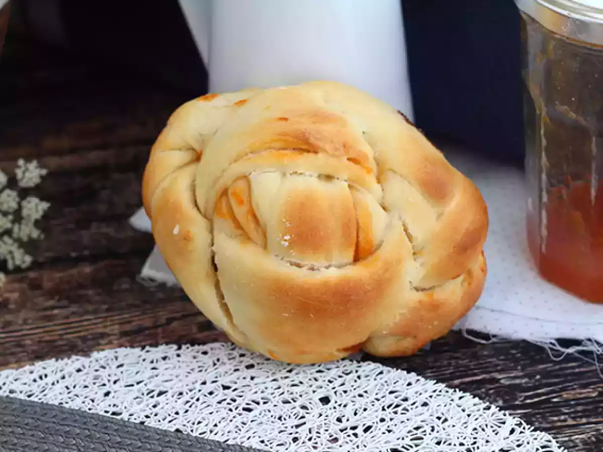 Brioches tressées cu gem de caise - poza 3