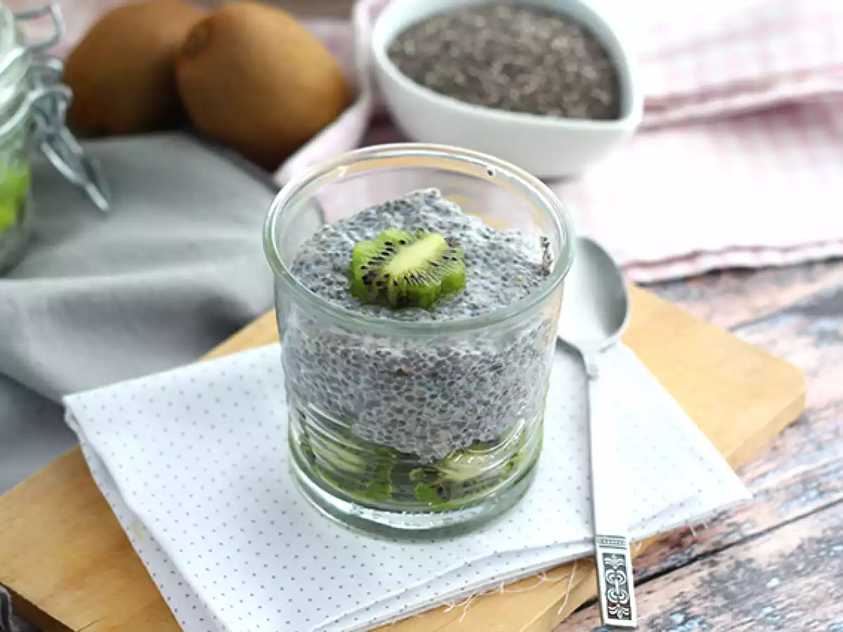 Budinca de chia si kiwi