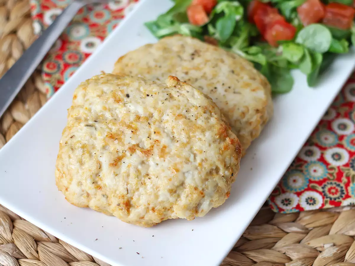 Burgheri de pui la friteuza cu aer cald, pufoși și suculenți - poza 4