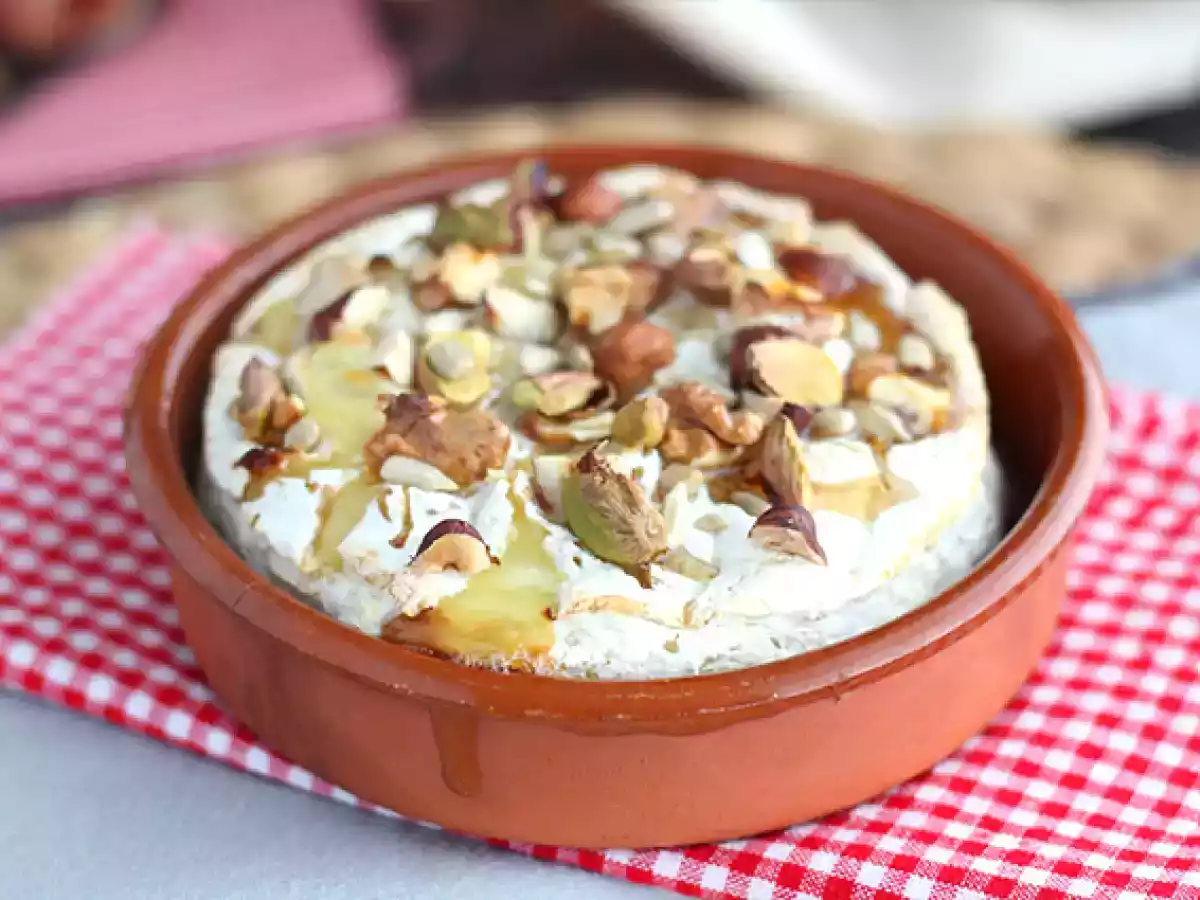 Camembert la cuptor, cu nuci si miere - poza 2