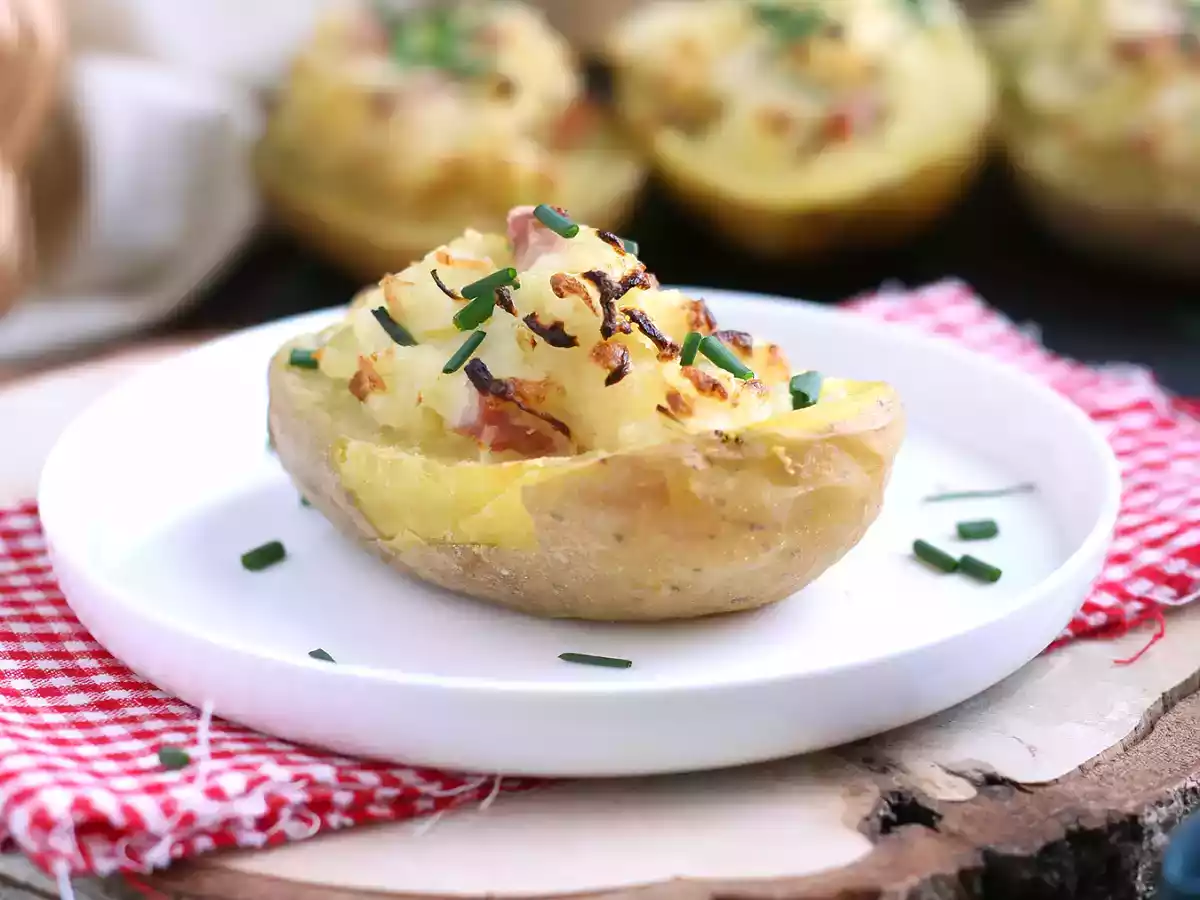 Cartofi umpluti cu bacon si cascaval - poza 3