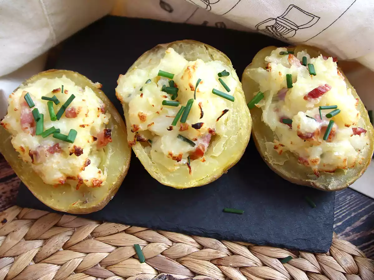 Cartofi umpluti cu bacon si cascaval - poza 5