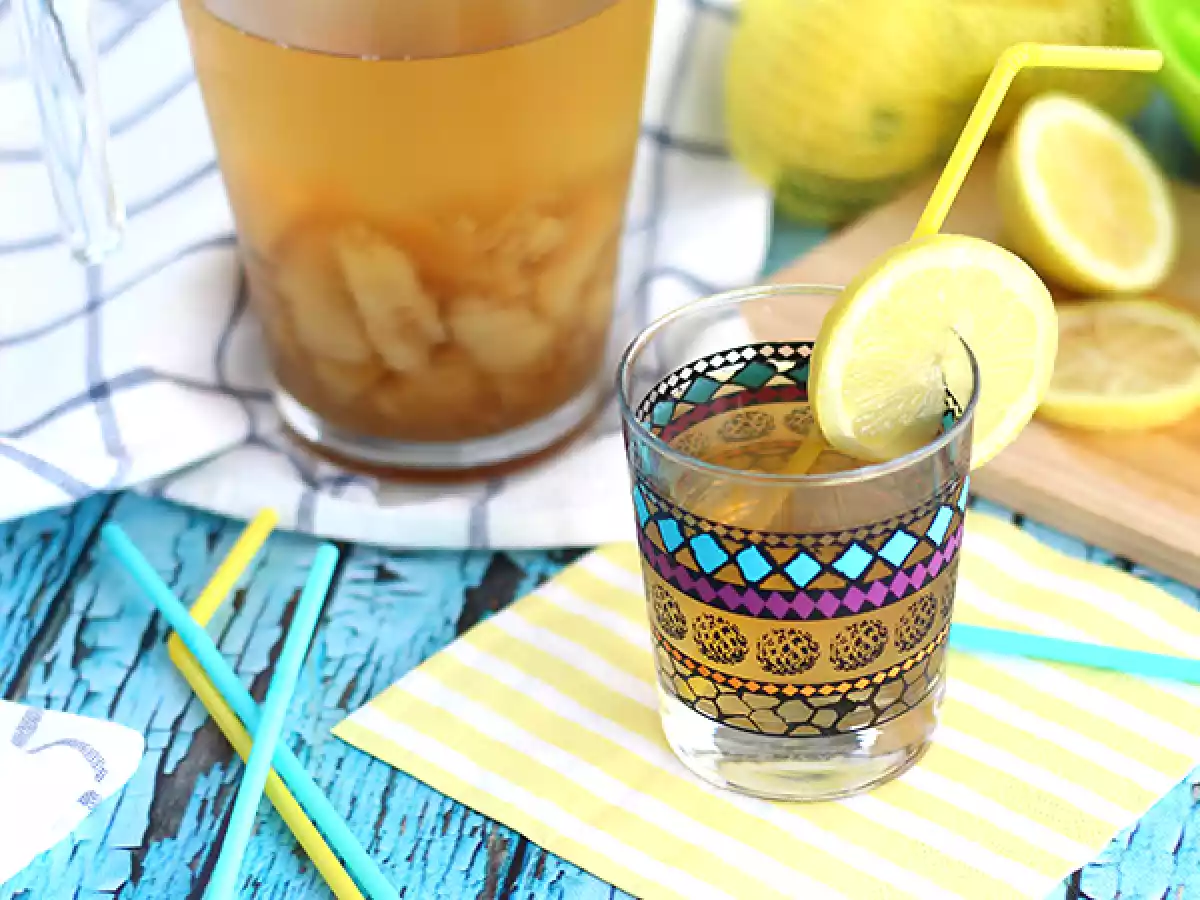 Ceai rece cu piersici