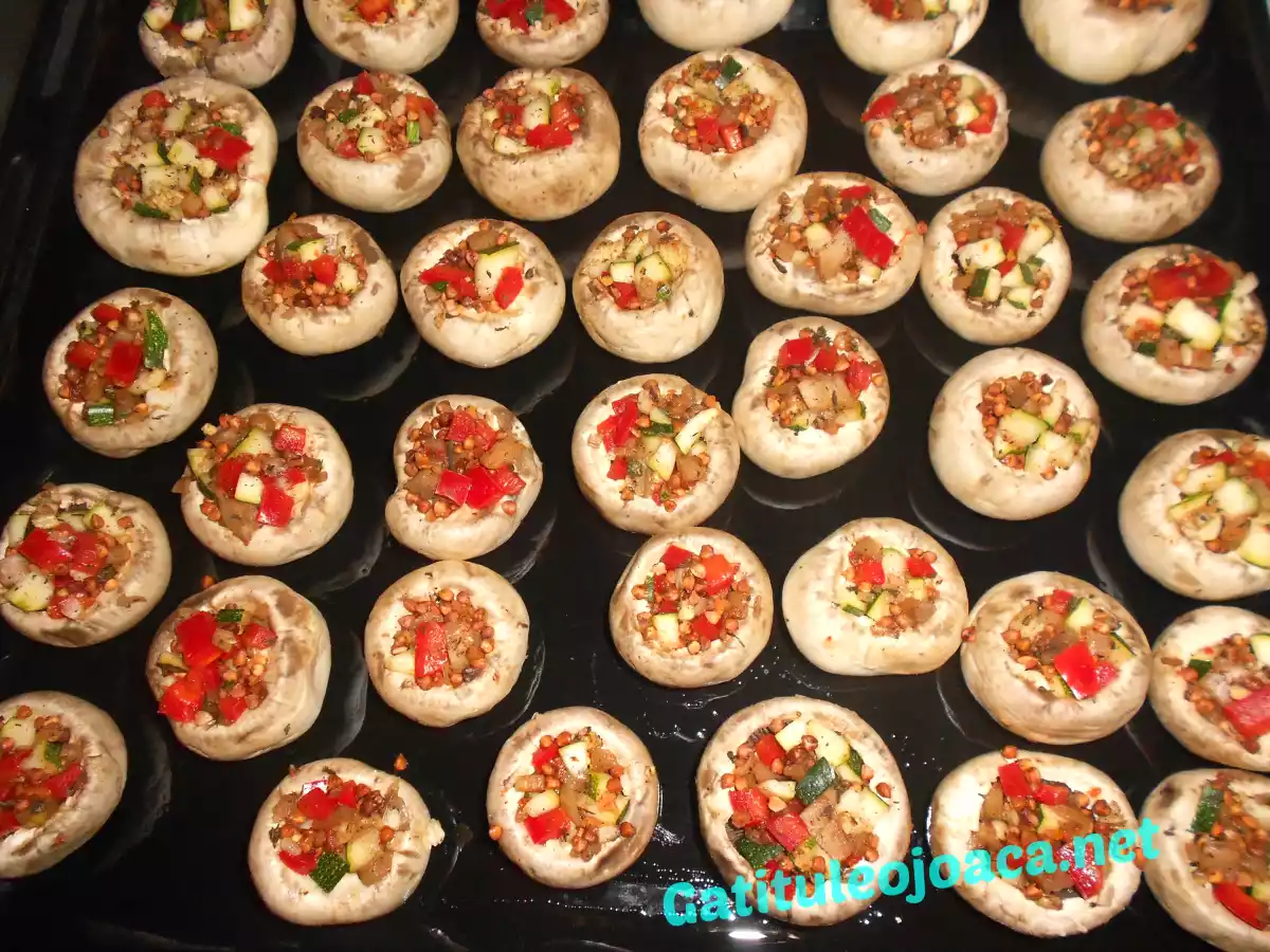 Ciuperci umplute cu dovlecel si boabe de hrisca - poza 2