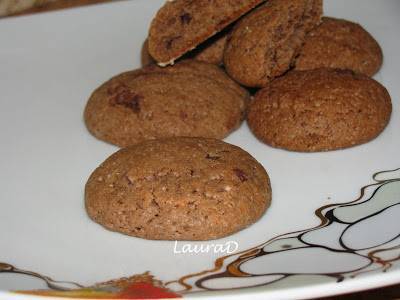 Cookies cu nesquik si fulgi de ciocolata amaruie