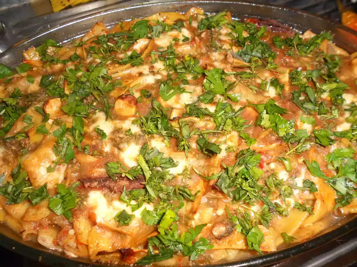 Fasole verde cu carne de vitel aromat la cuptor