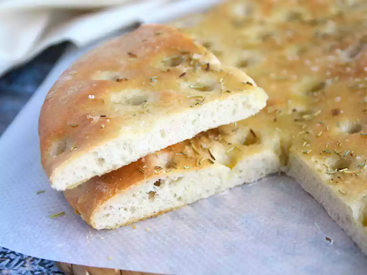 Focaccia, painea italiana cu rozmarin - poza 4