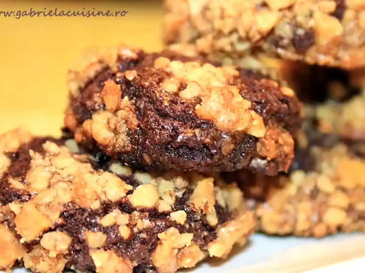 Fursecuri cu cacao si nuci