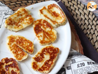 Halloumi prăjită la tigaie - cu miere și rozmarin - poza 4