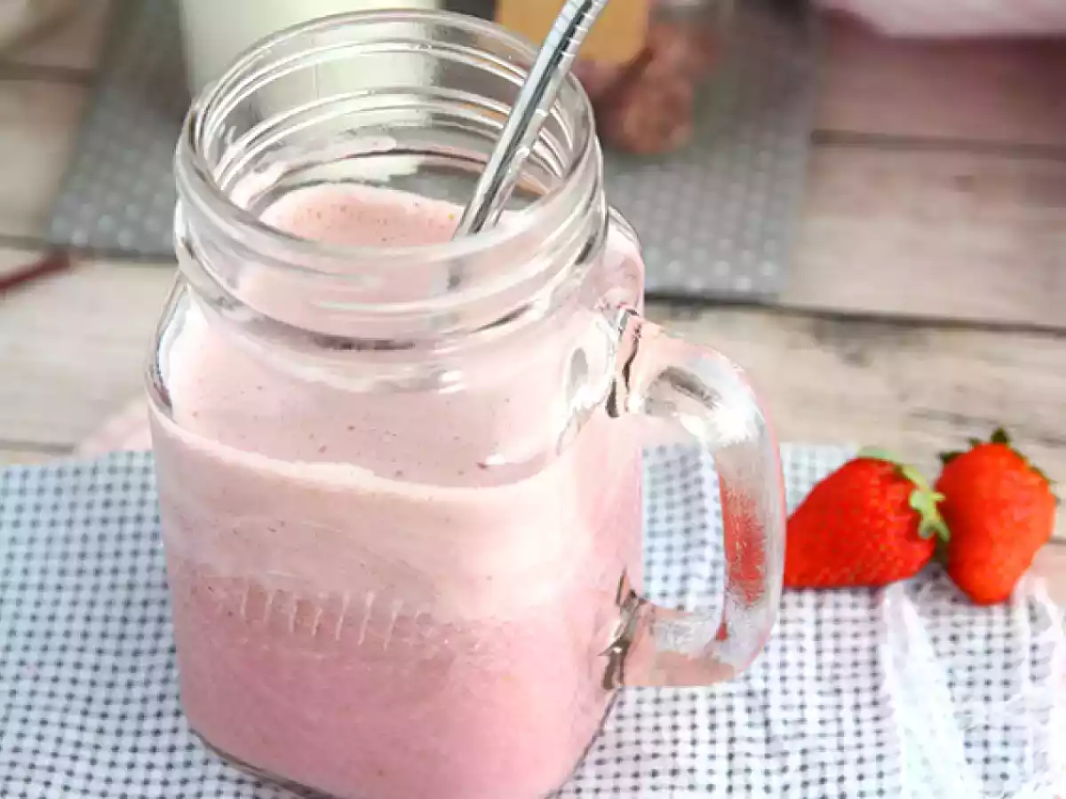 Milkshake vegan cu zmeura si capsune - poza 2