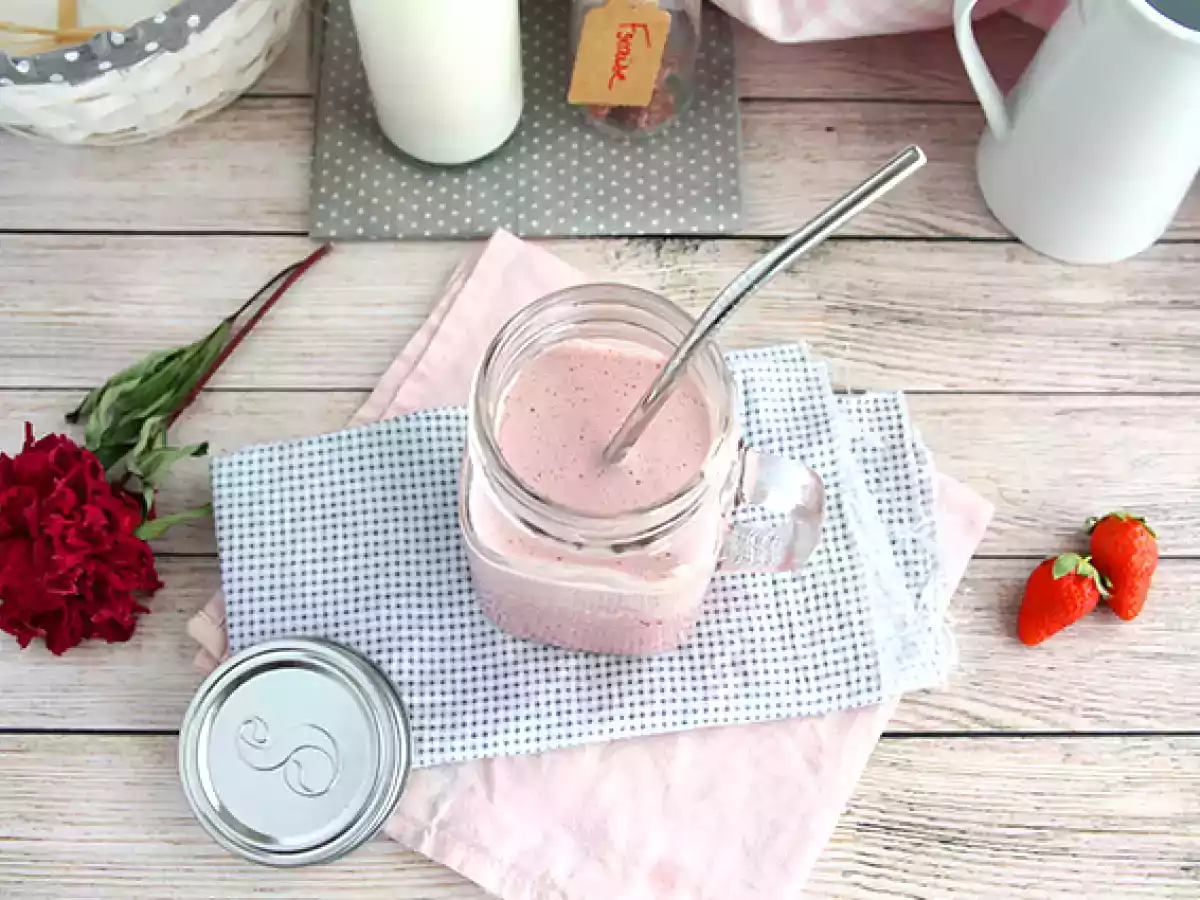 Milkshake vegan cu zmeura si capsune - poza 5