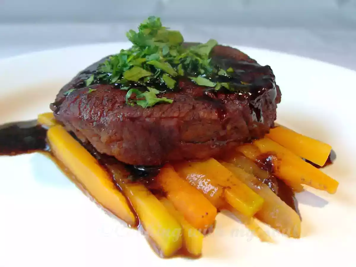 Muschi de vita cu sos de otet balsamic - poza 2