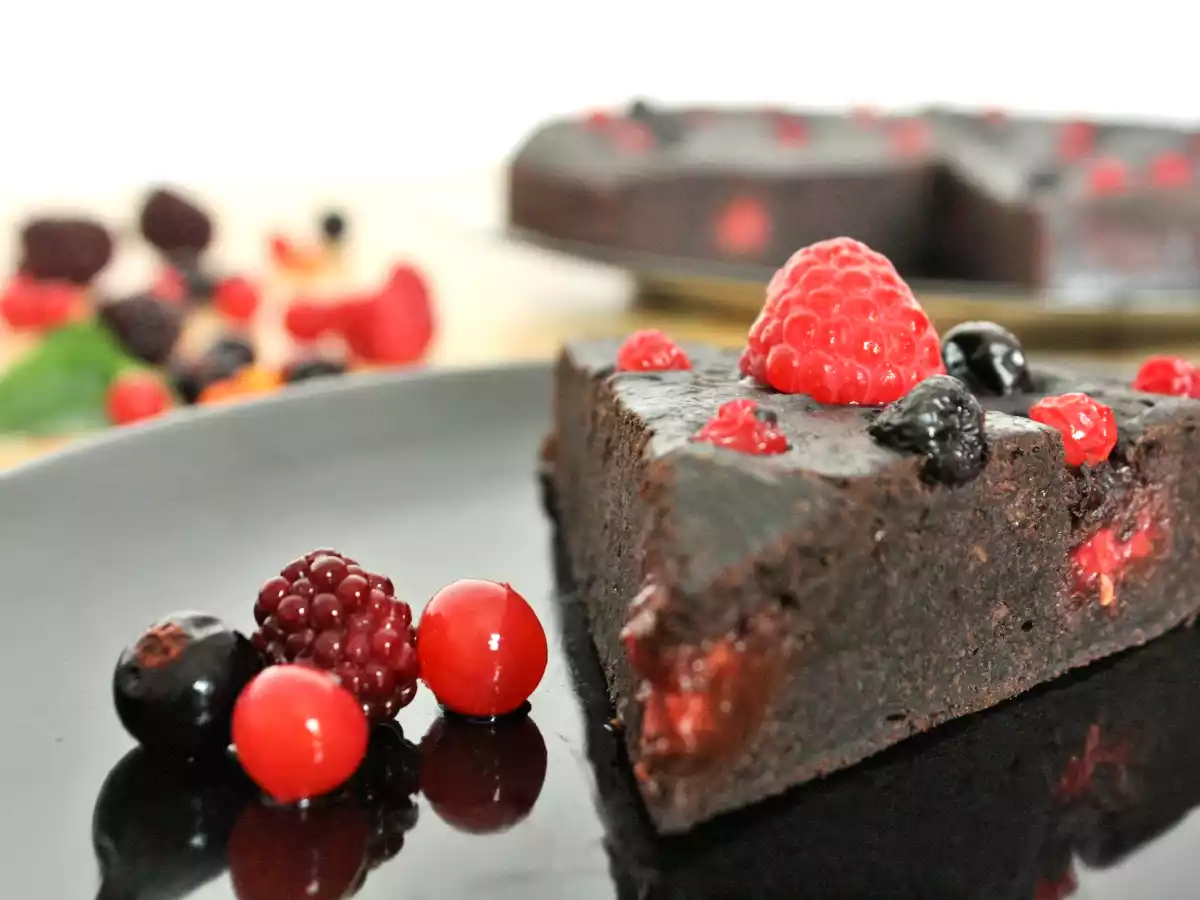 Negresa Vegana cu Fructe de Padure - poza 2