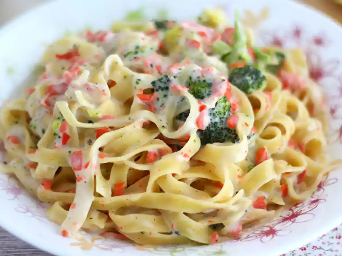 One pot pasta - Tagliatelle cu somon si broccoli - poza 4