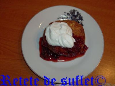 Papanasi Cu Smantana Si Dulceata De Visine Romanian Sweet