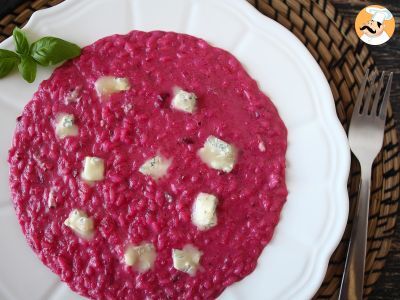 Risotto cu sfeclă roșie și gorgonzola: o explozie de culoare și arome intense - poza 5