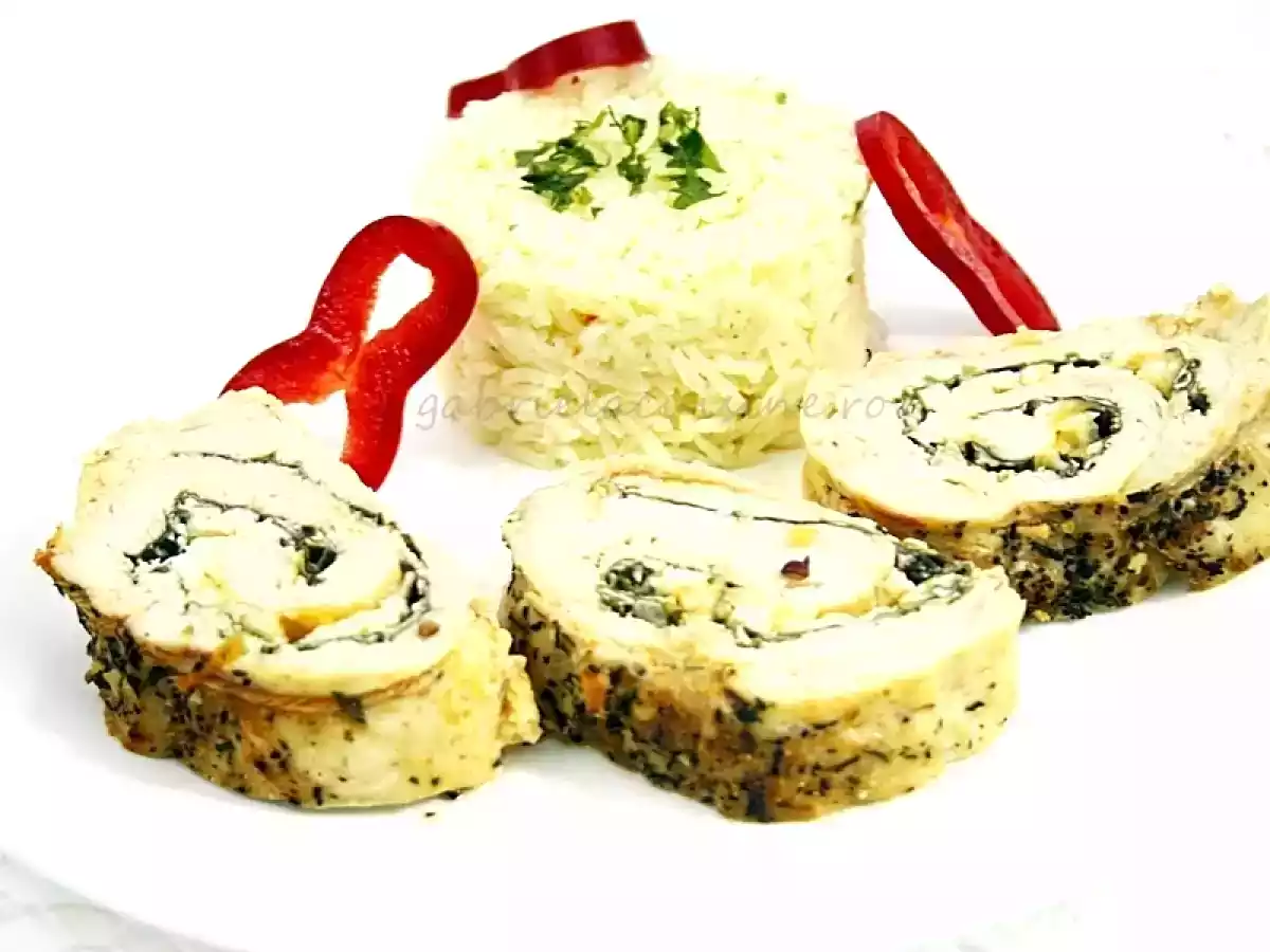 Rulada din piept de pui cu spanac si branzeturi - poza 3