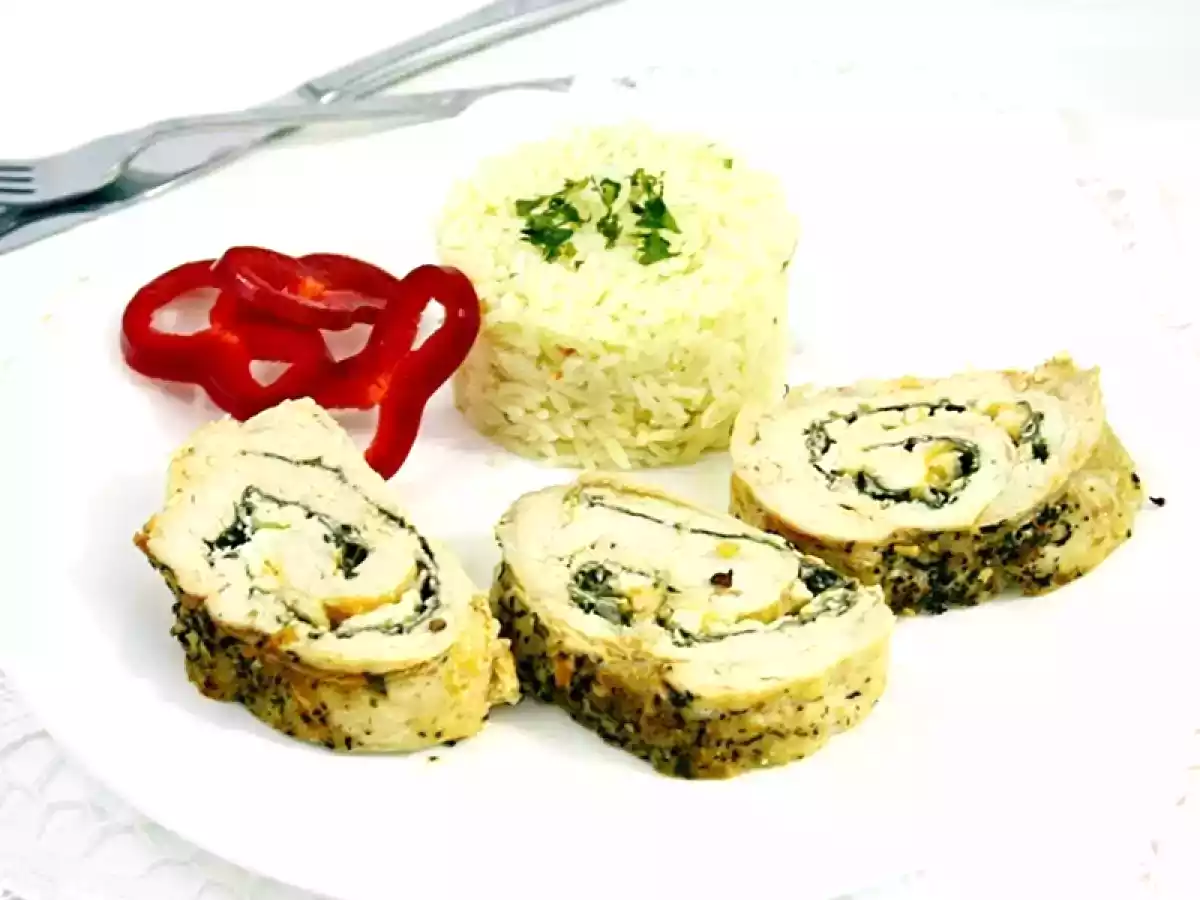 Rulada din piept de pui cu spanac si branzeturi - poza 4