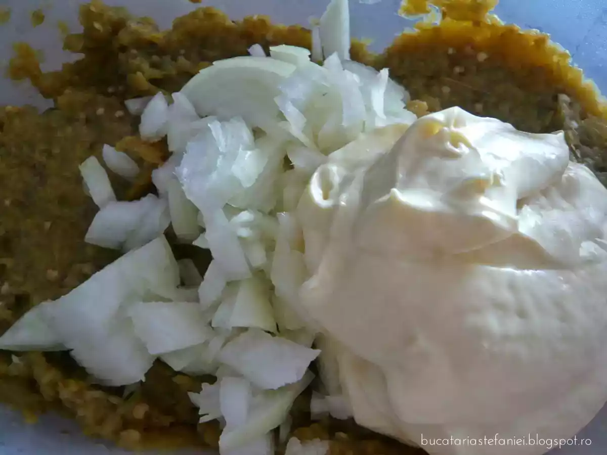 Salata de vinete cu ceapa si maioneza - poza 5