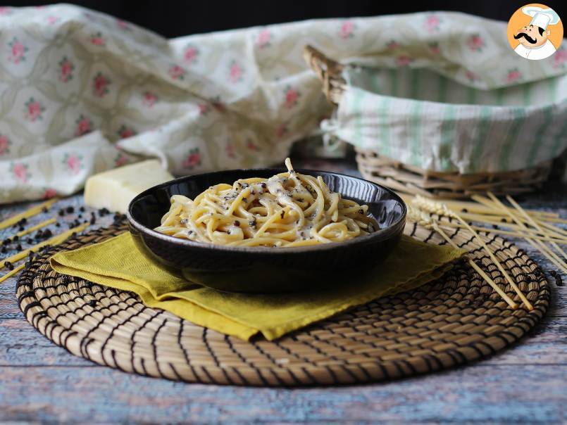 Spaghete cacio e pepe: 3 ingrediente, o explozie de gust! - poza 2