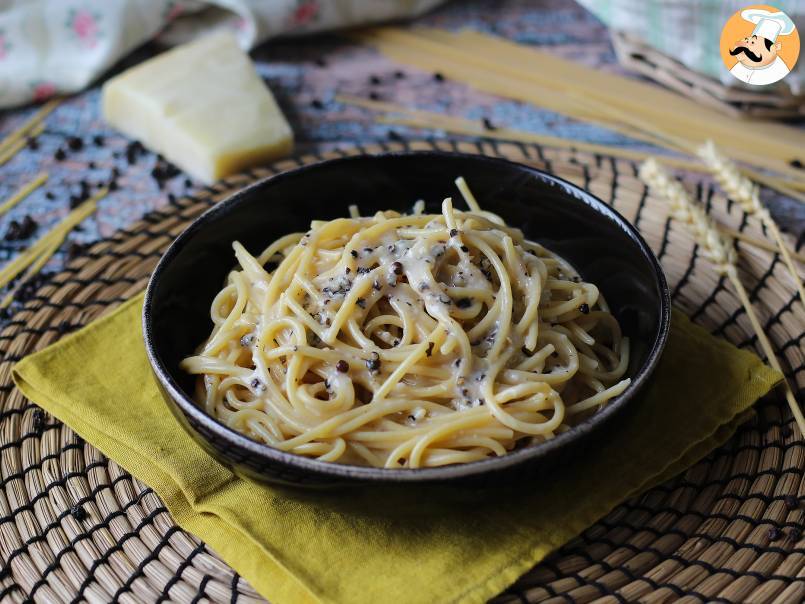 Spaghete cacio e pepe: 3 ingrediente, o explozie de gust! - poza 5