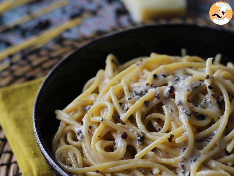 Spaghete cacio e pepe: 3 ingrediente, o explozie de gust! - poza 6