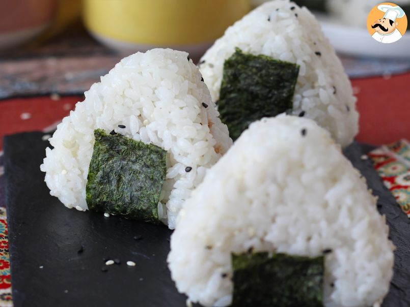 Ton onigiri, micul sandviș japonez triunghiular din orez - おにぎり - poza 6