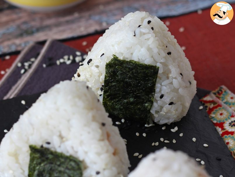 Ton onigiri, micul sandviș japonez triunghiular din orez - おにぎり - poza 8