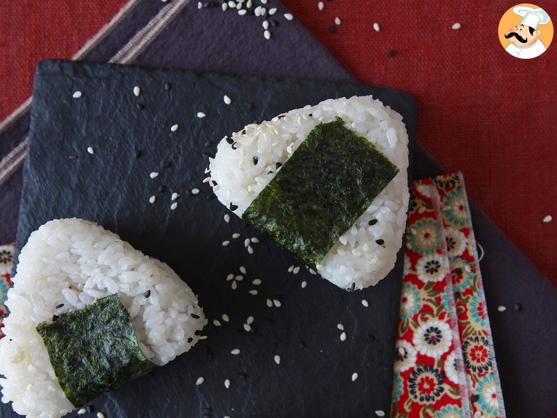 Ton onigiri, micul sandviș japonez triunghiular din orez - おにぎり - poza 9